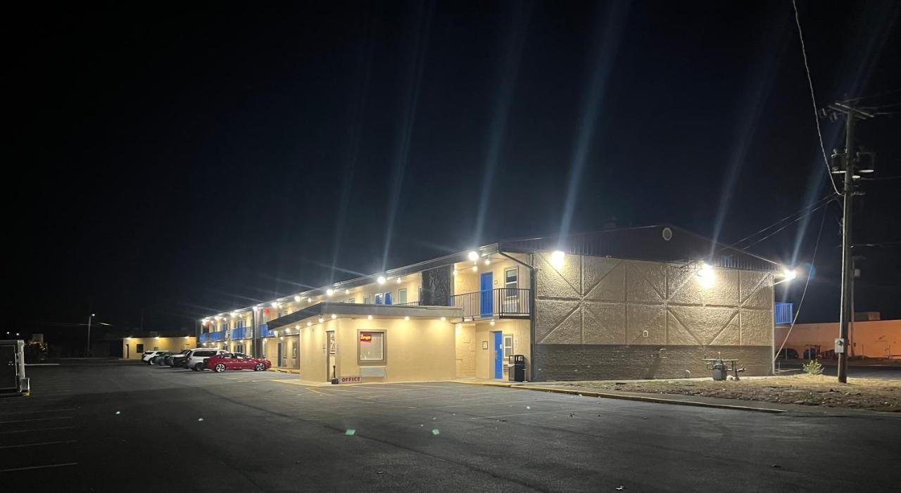 Super 8 By Wyndham Paducah I-24 Exit 4 Hotell Exteriör bild