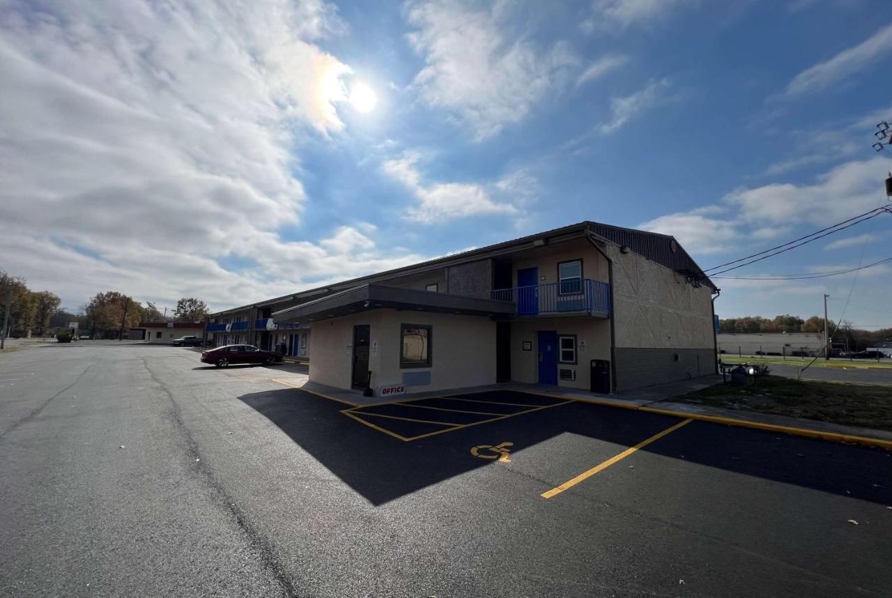 Super 8 By Wyndham Paducah I-24 Exit 4 Hotell Exteriör bild